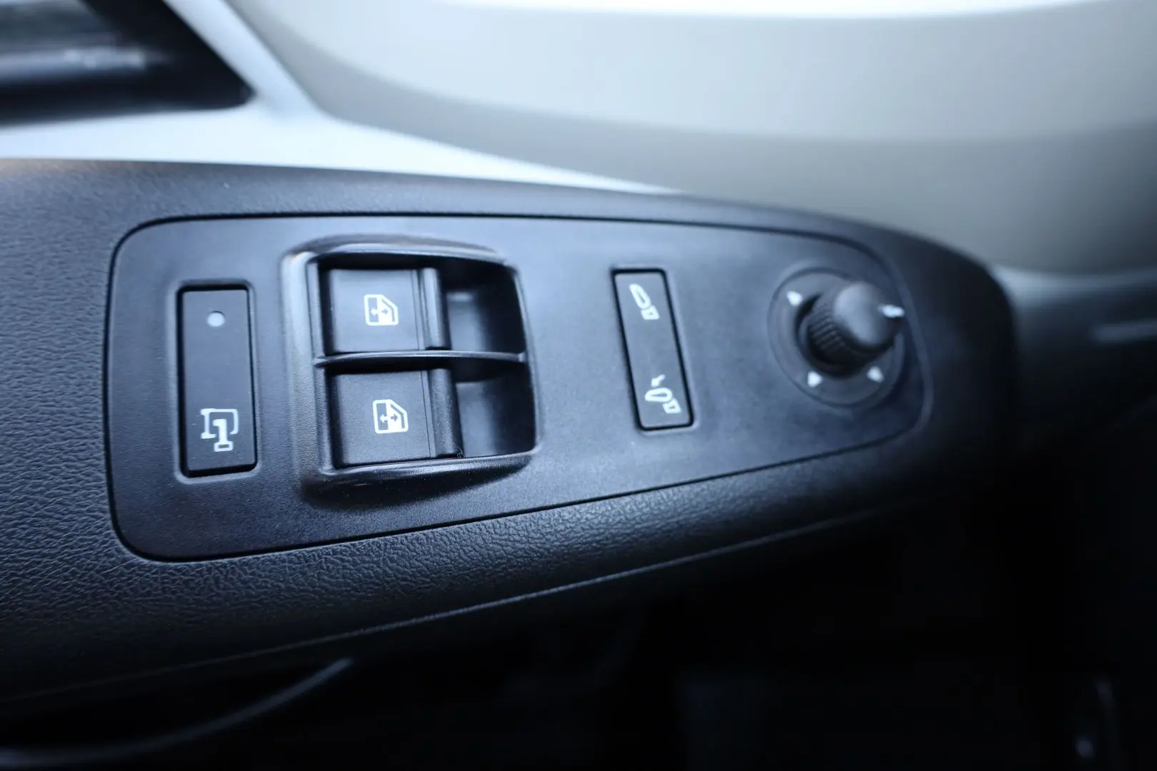 Peugeot Boxer 2.0 130 HP L2H2 cu 7 locuri