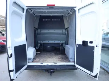 Peugeot Boxer 2.0 130 HP L2H2 cu 7 locuri