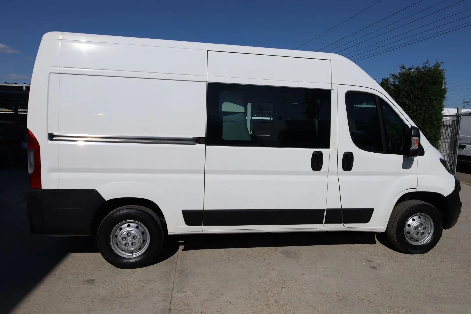 Peugeot Boxer 2.0 130 HP L2H2 cu 7 locuri