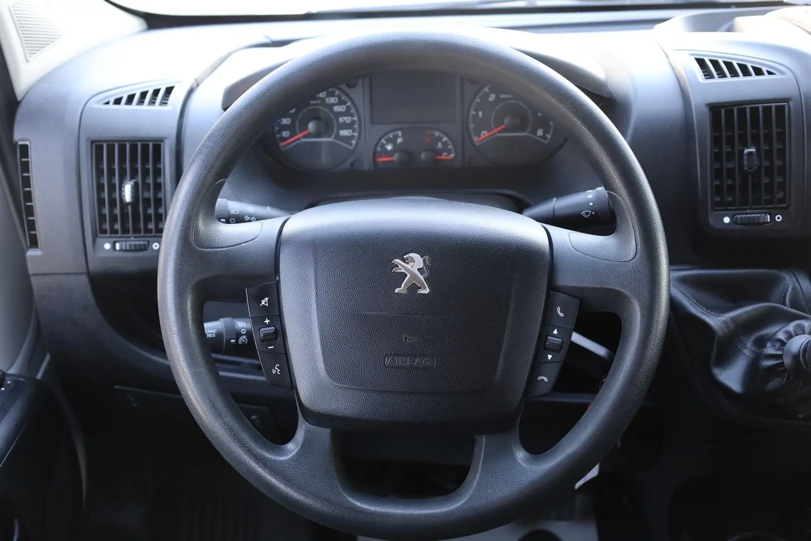 Peugeot Boxer 2.0 130 HP L2H2 cu 7 locuri