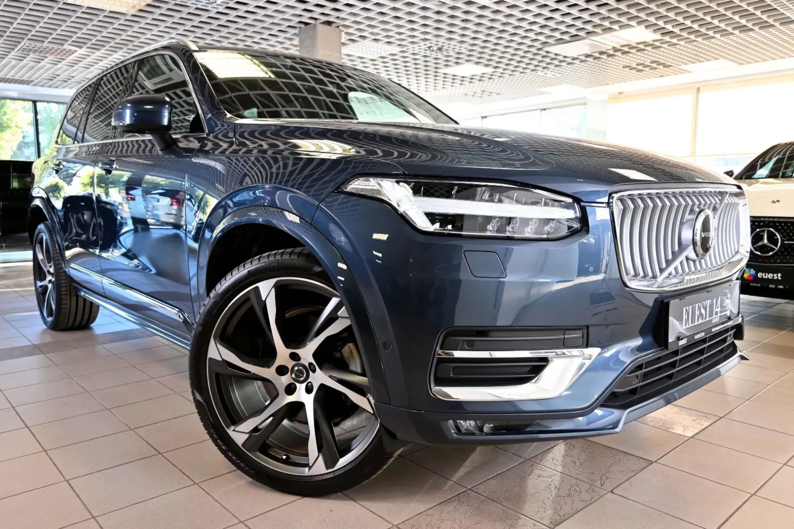 XC 90 Plus Bright