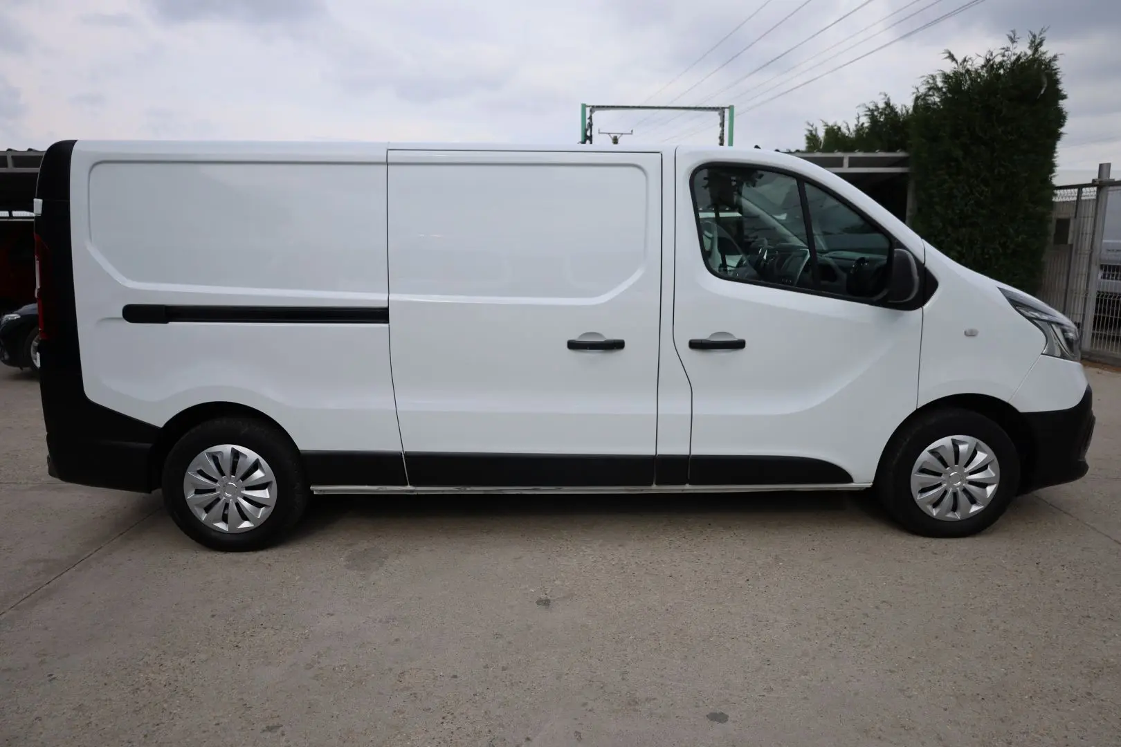 Renault Trafic L2H1 2.0D 120CP