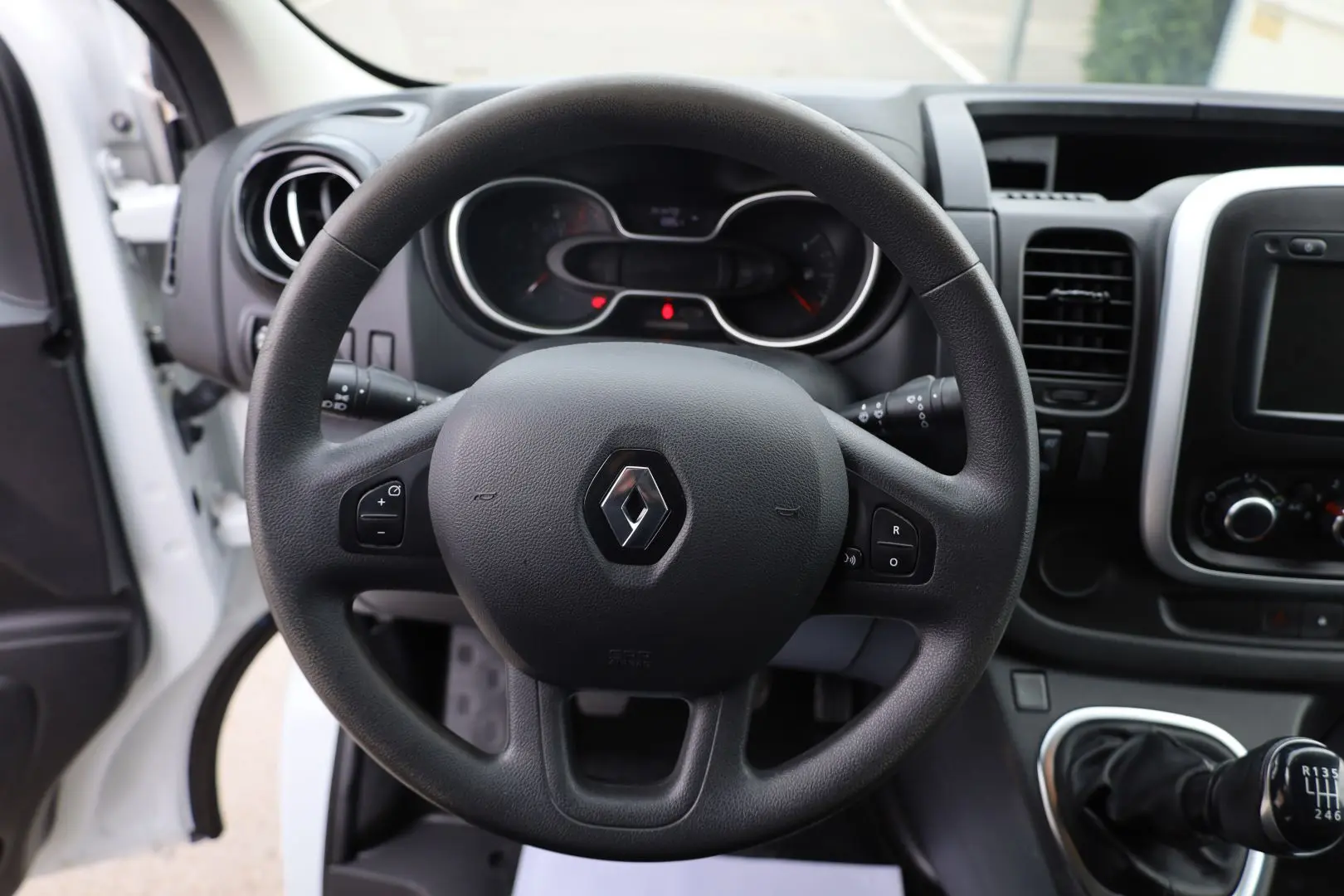 Renault Trafic L2H1 2.0D 120CP