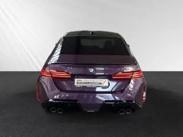 M5 Limousine  € 1.190 Zubehörbonus M Driver'sPac