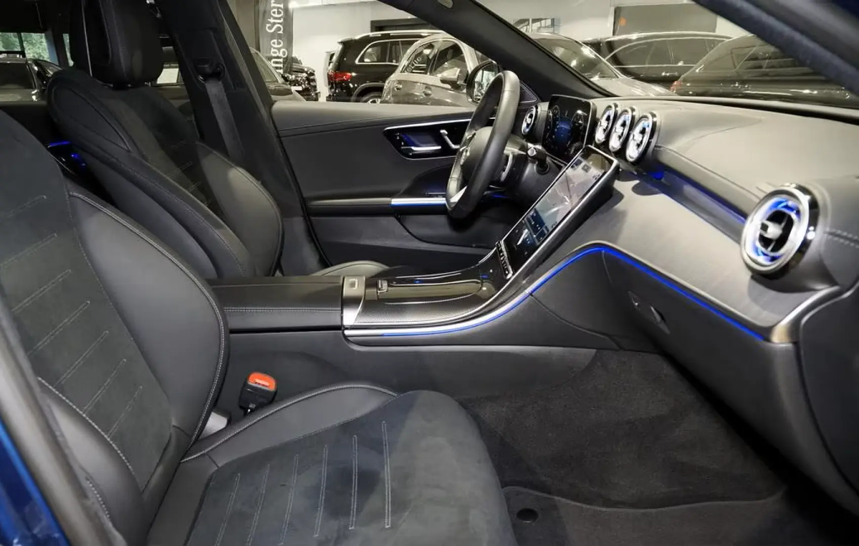 Mercedes-Benz C 180 EDIȚIE AMG NIGHT BURMESTER 360