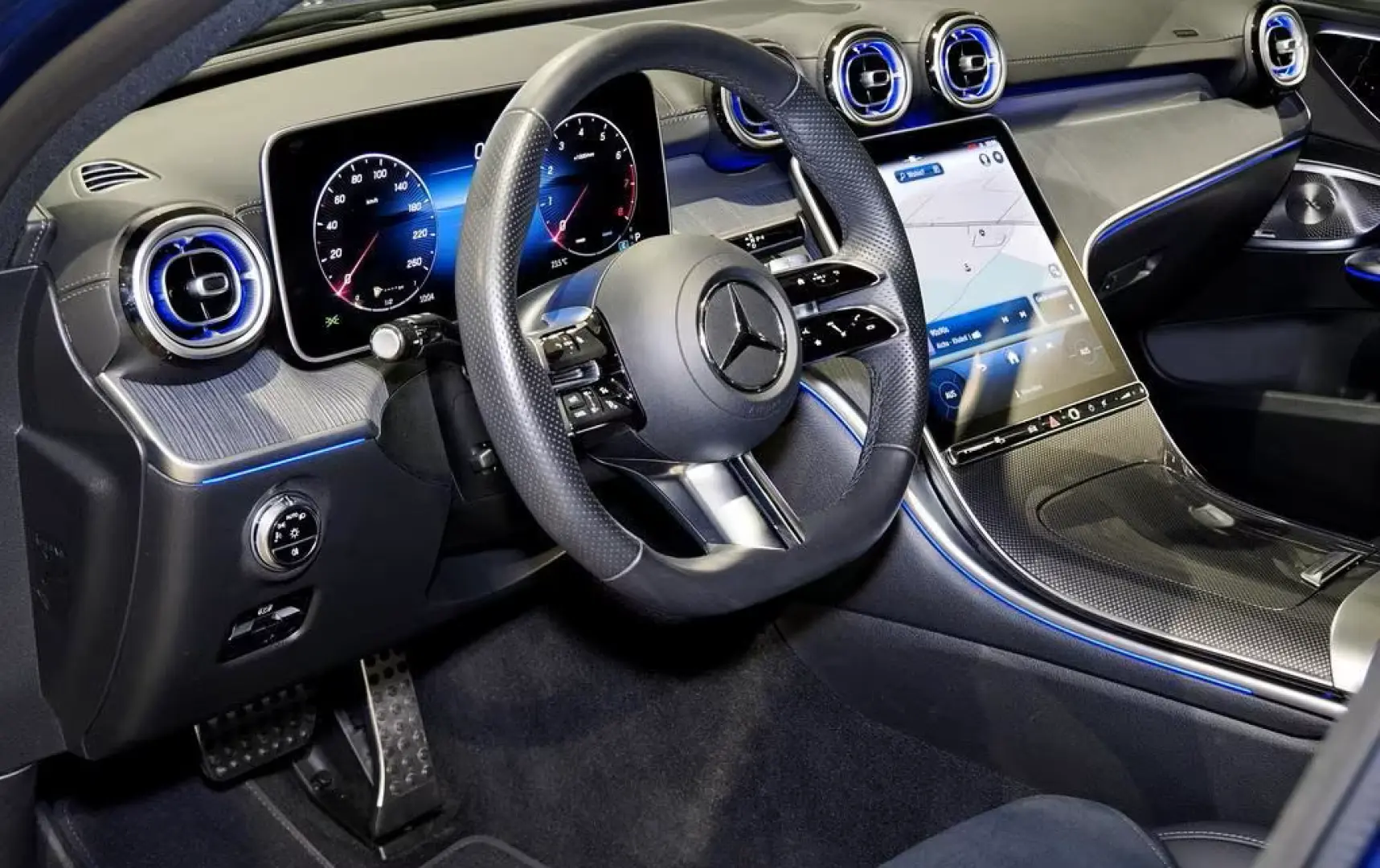 Mercedes-Benz C 180 EDIȚIE AMG NIGHT BURMESTER 360