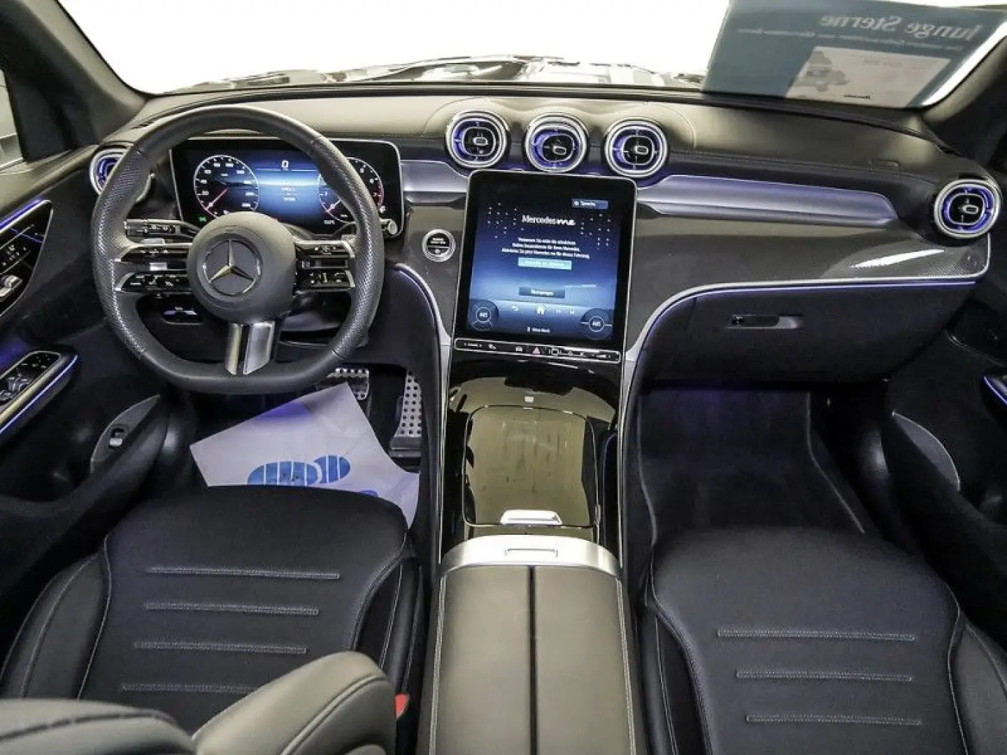 GLC 200 4M   AMG SPUR PANO AHK KAMERA PDC SHZ