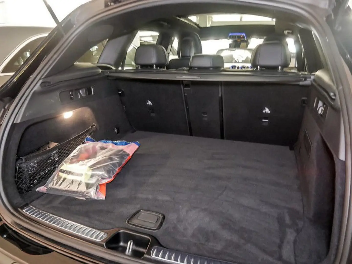 GLC 200 4M   AMG SPUR PANO AHK KAMERA PDC SHZ