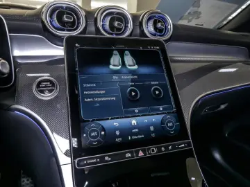 GLC 200 4M   AMG SPUR PANO AHK KAMERA PDC SHZ