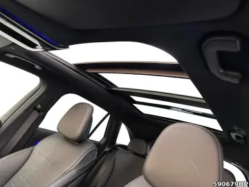 GLC 200 4M AMG Pano Memory AHK Ambiente CarPlay