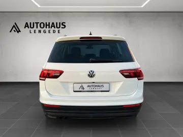 Tiguan 2.0 TDI DSG 4M  PANO  AHK  DIGITAL  17 LM