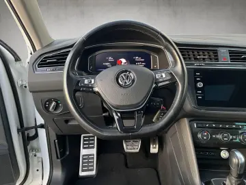Tiguan 2.0 TDI DSG 4M  PANO  AHK  DIGITAL  17 LM