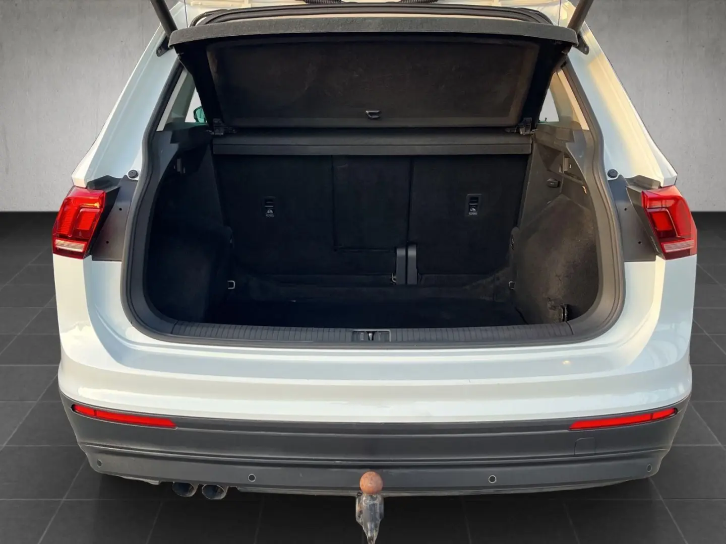 Tiguan 2.0 TDI DSG 4M  PANO  AHK  DIGITAL  17 LM