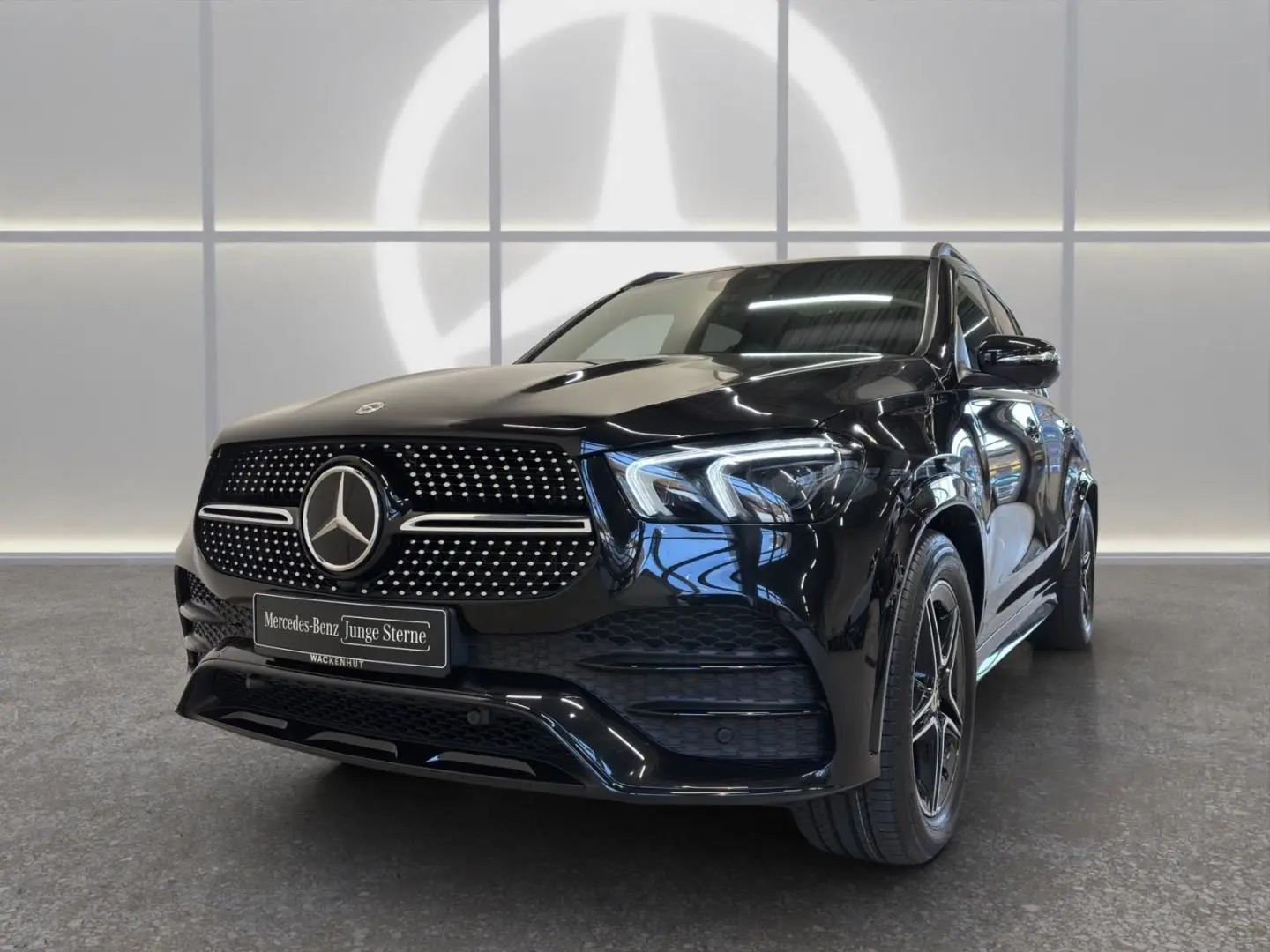 GLE 450 4M AMG NIGHT AHK PANO AIRM DIST BUR 360