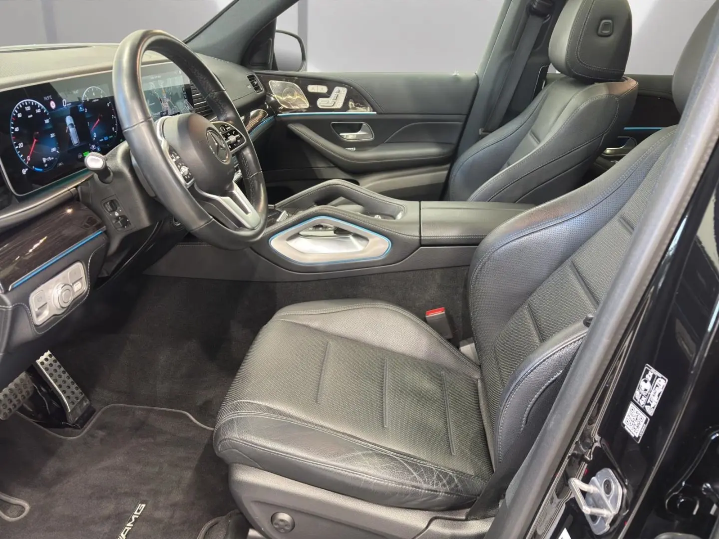 GLE 450 4M AMG NIGHT AHK PANO AIRM DIST BUR 360