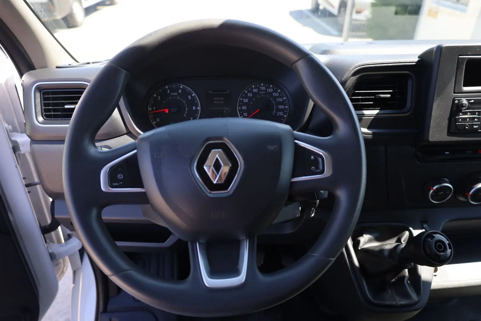 Renault Master L2H2 2.3 DCI 135 HP