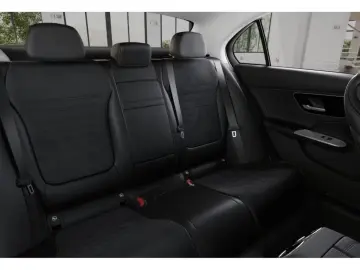 Mercedes-Benz C 300 și AMG-Adv  Night