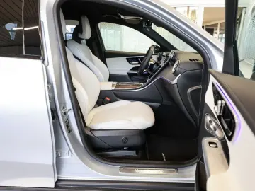 GLC 200 4M AMG Sport Advanced  Distr. LED Navi K