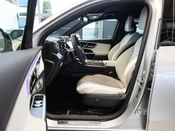 GLC 200 4M AMG Sport Advanced  Distr. LED Navi K