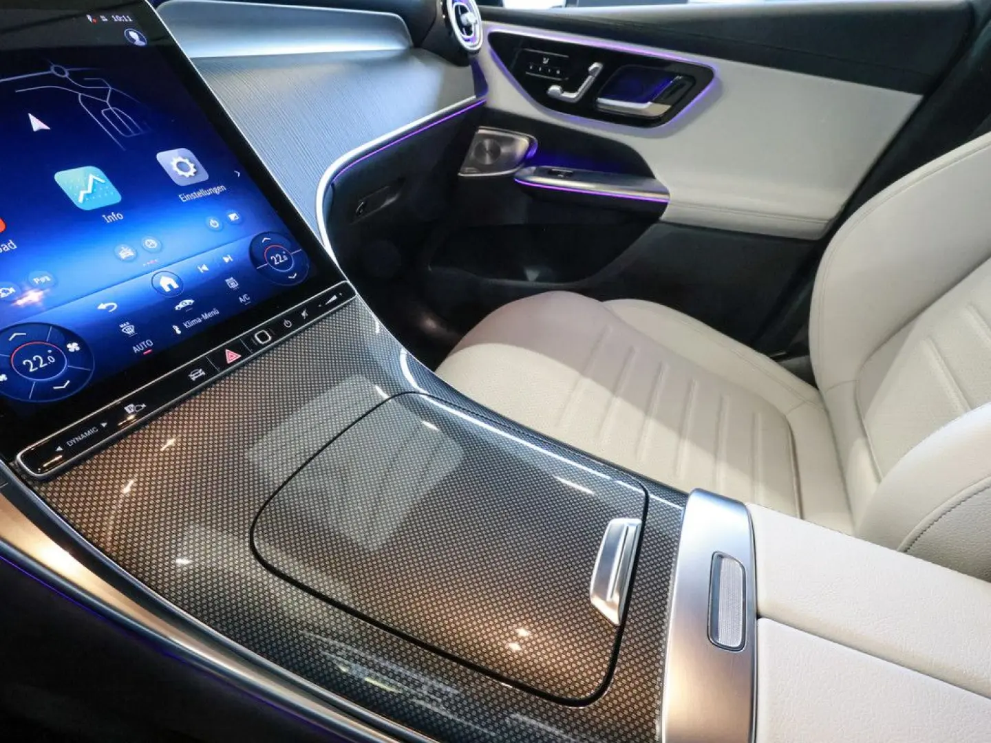 GLC 200 4M AMG Sport Advanced  Distr. LED Navi K