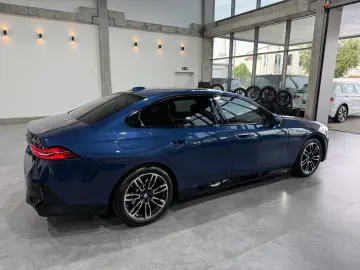 520 i M Sport LED AHK Shadow H&K 360  Carbon