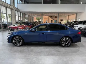 520 i M Sport LED AHK Shadow H&K 360  Carbon