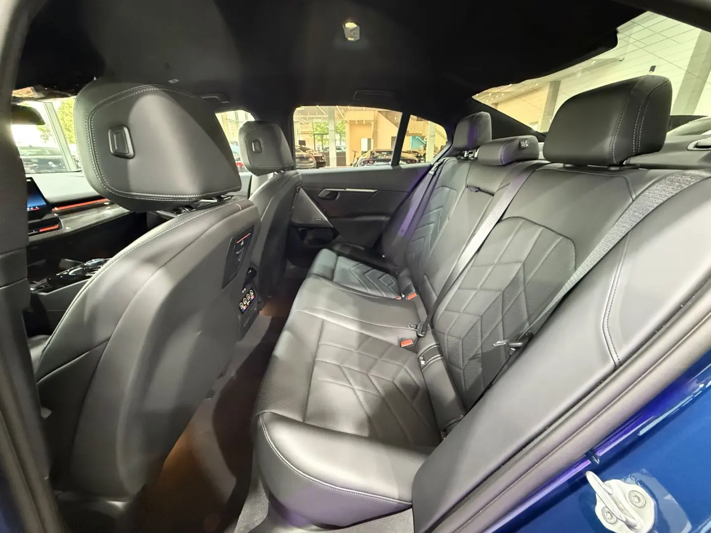 520 i M Sport LED AHK Shadow H&K 360  Carbon