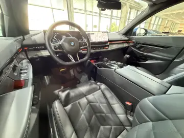 520 i M Sport LED AHK Shadow H&K 360  Carbon