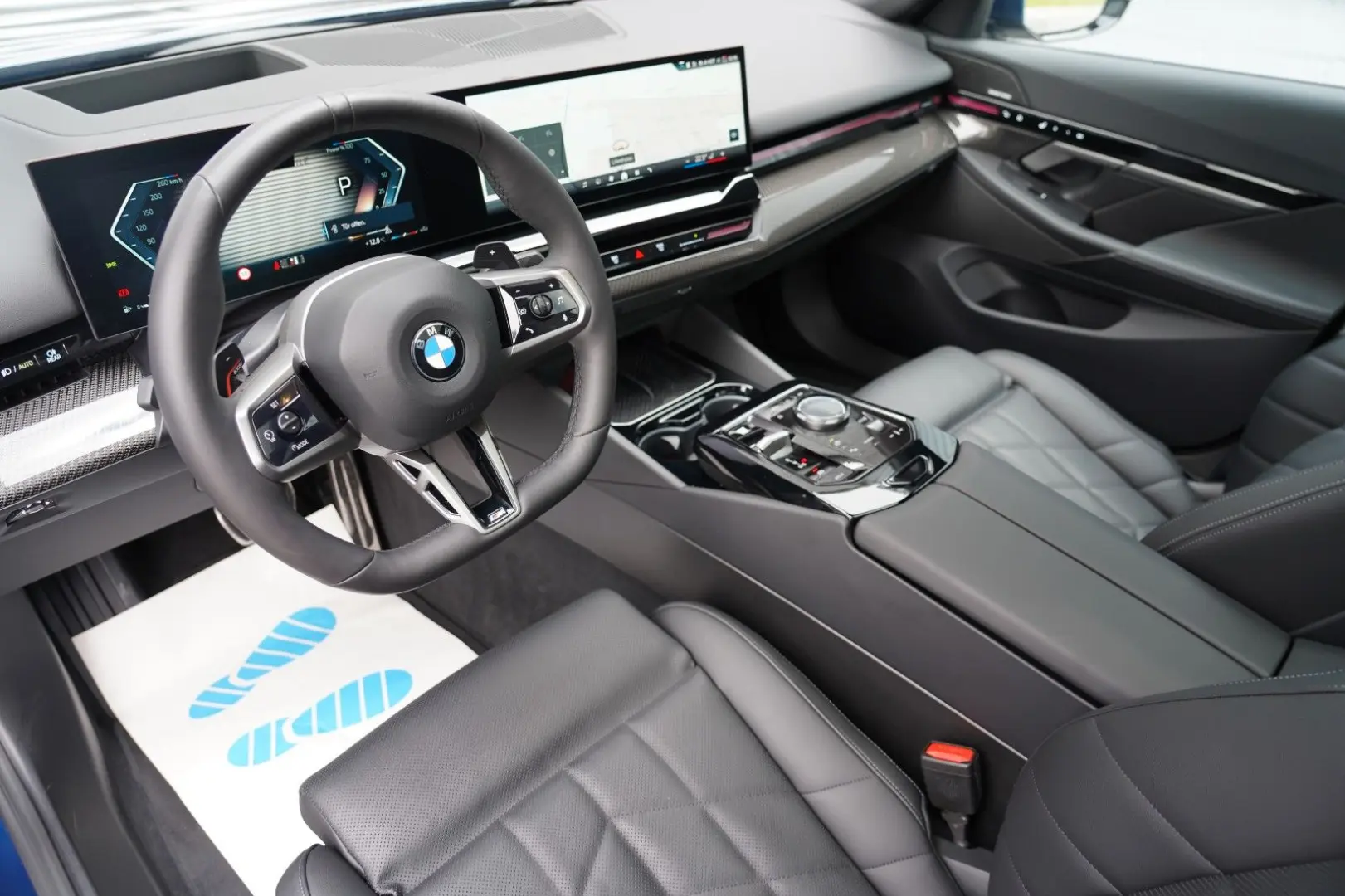 520i M Sport PANO HUD 360 MEMO H&K CARBON AHK