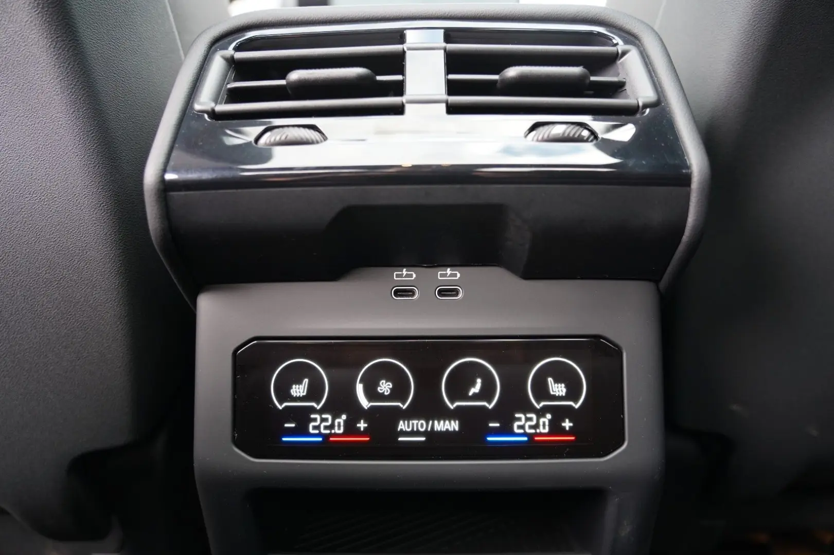 520i M Sport PANO HUD 360 MEMO H&K CARBON AHK