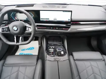 520i M Sport PANO HUD 360 MEMO H&K CARBON AHK