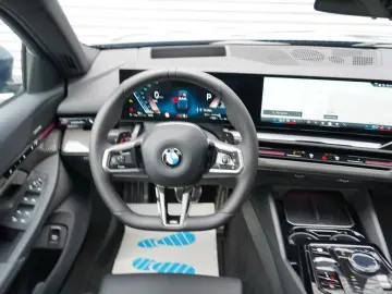 520i M Sport PANO HUD 360 MEMO H&K CARBON AHK