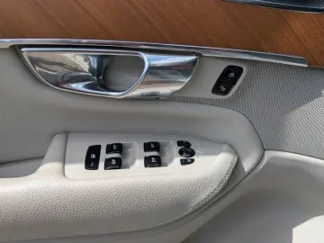 XC 90 XC90 Momentum Pro AWD