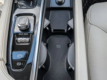 XC 90 XC90 Momentum Pro AWD