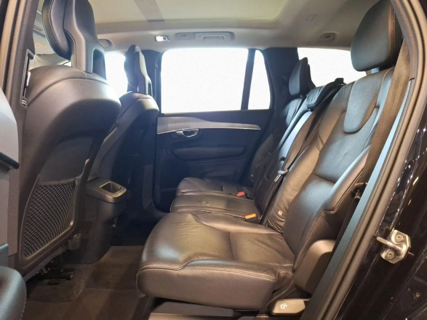 XC90 B5 AWD Momentum Pano SHZ CarPl DAB LED RFK