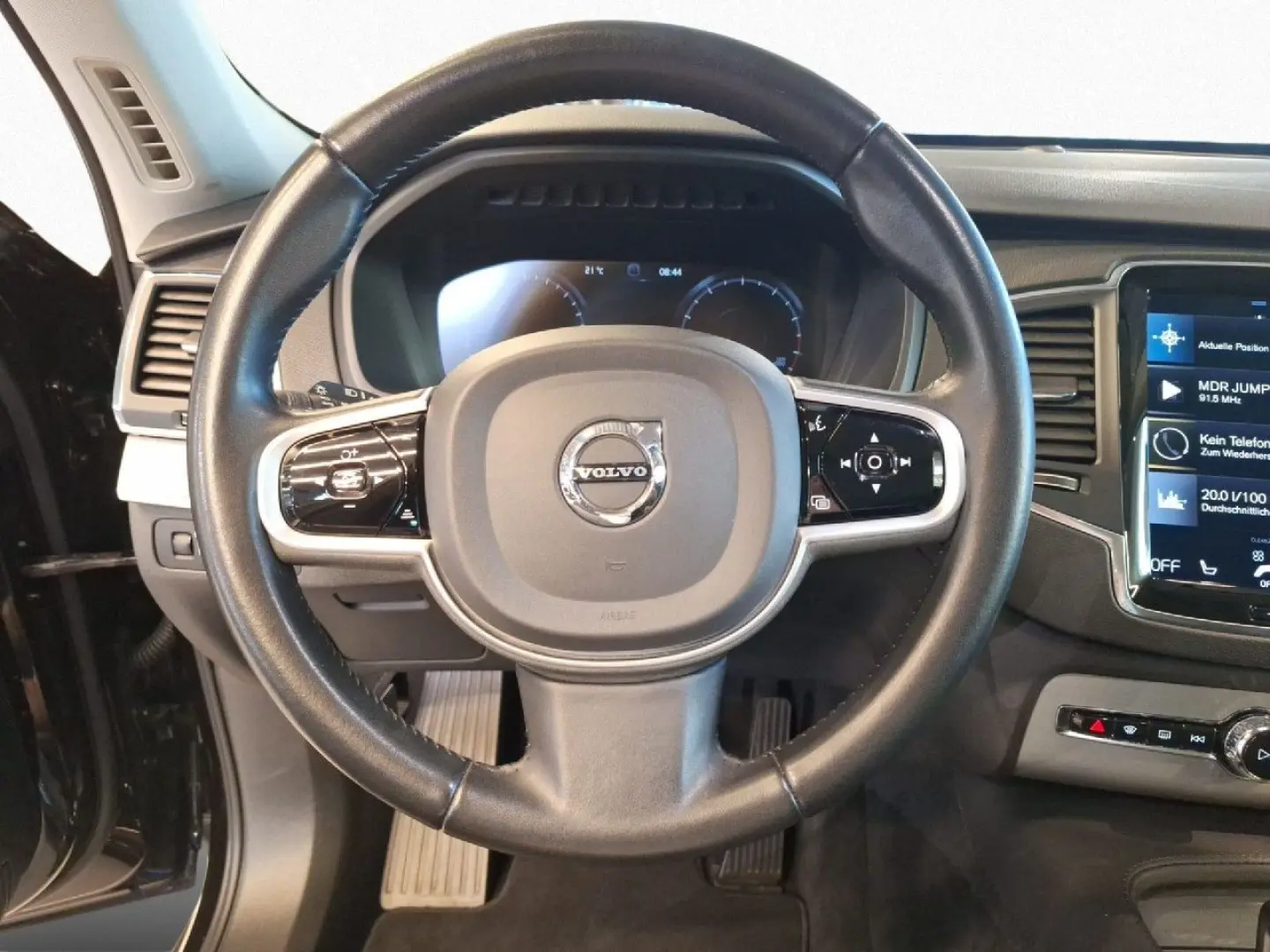 XC90 B5 AWD Momentum Pano SHZ CarPl DAB LED RFK