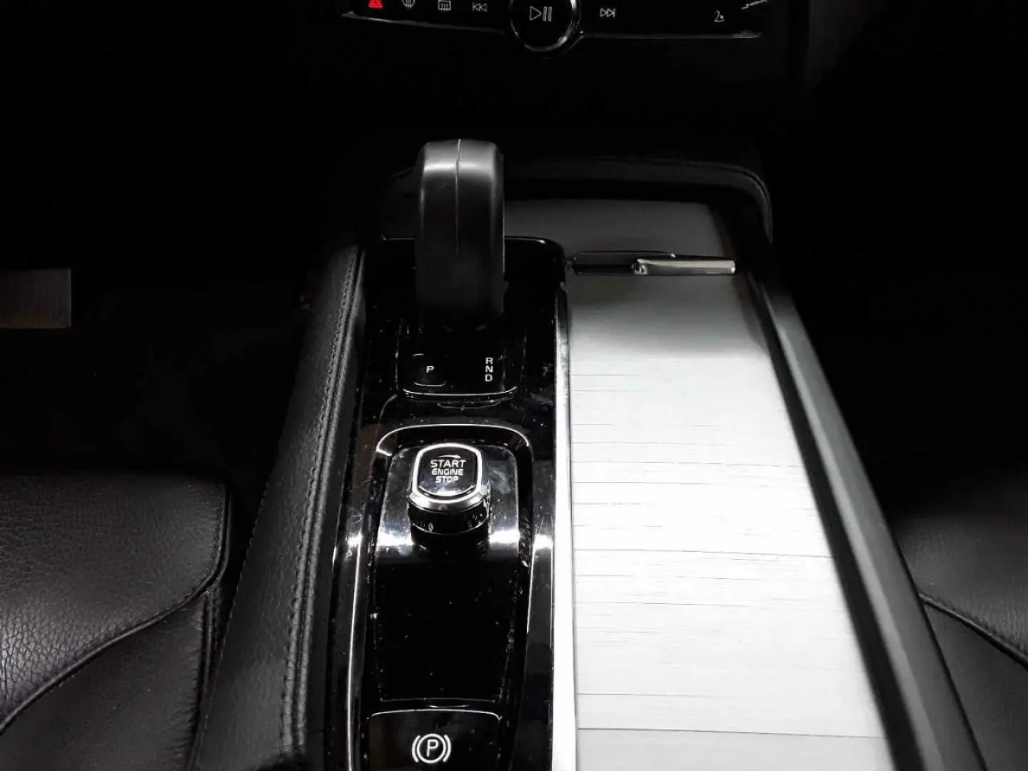 XC90 B5 D AWD Momentum Pro 7 Si. AHK RFK