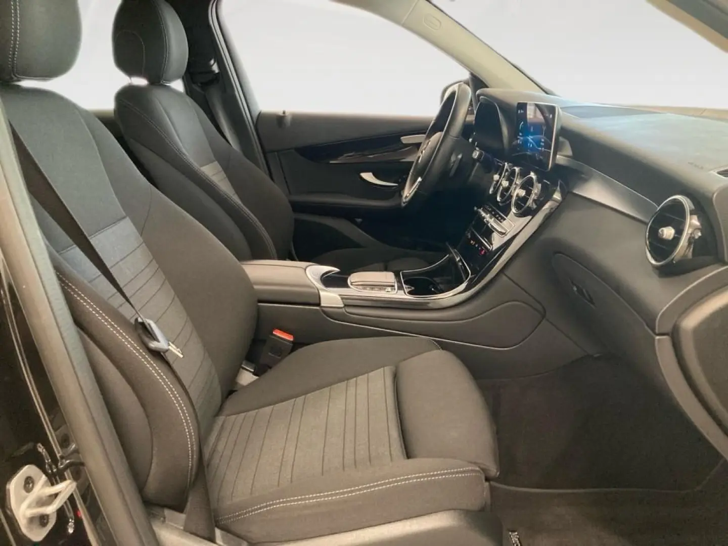 GLC 200 4M AHK MBUX Navi-P. LED Kam PDC SHZ DAB