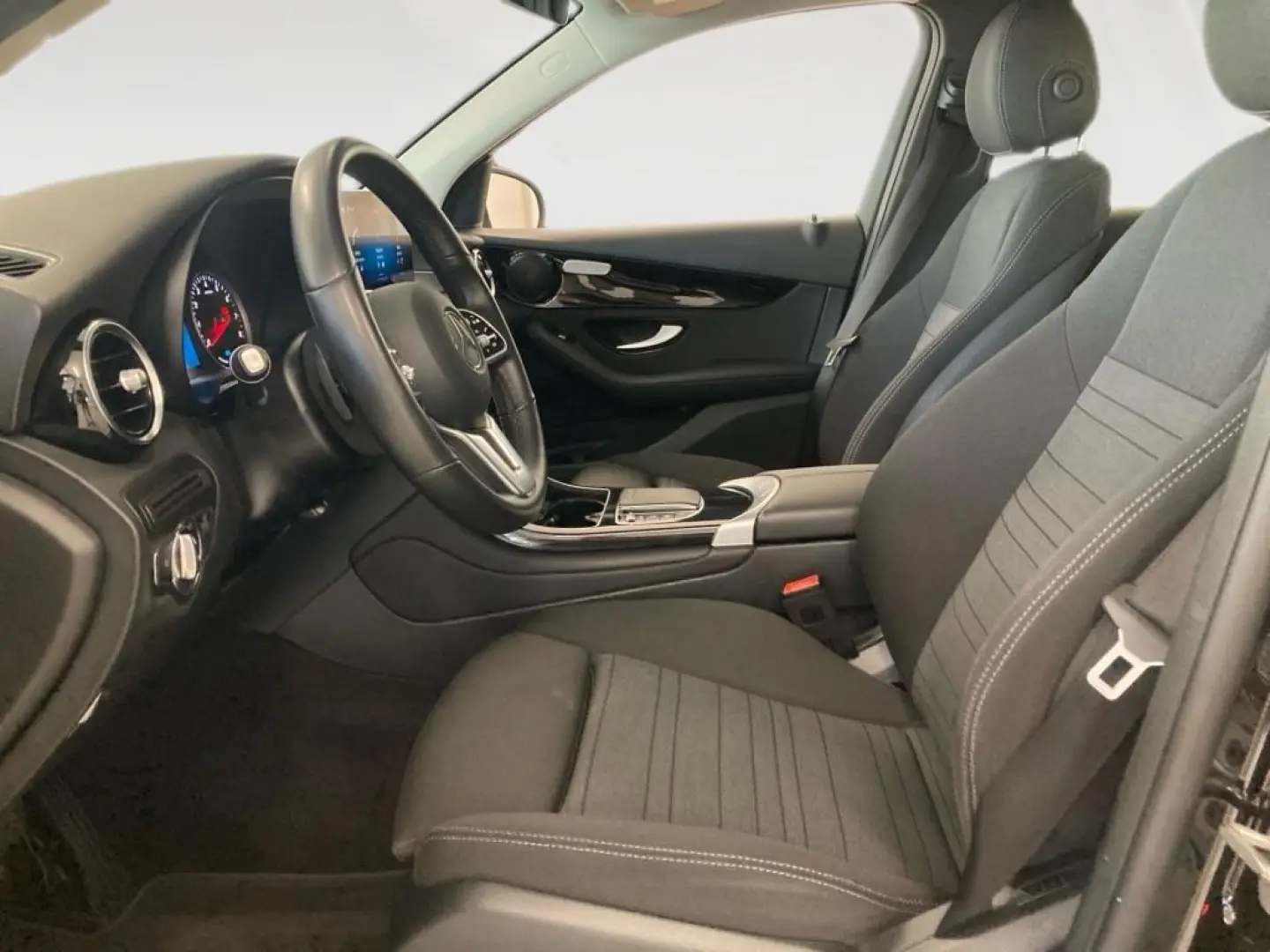 GLC 200 4M AHK MBUX Navi-P. LED Kam PDC SHZ DAB