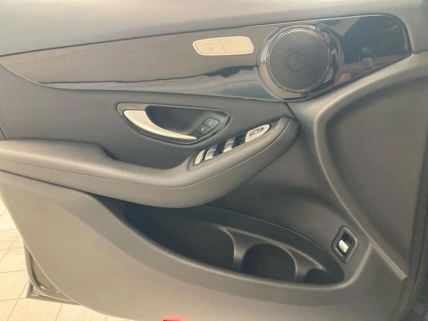 GLC 200 4M AHK MBUX Navi-P. LED Kam PDC SHZ DAB