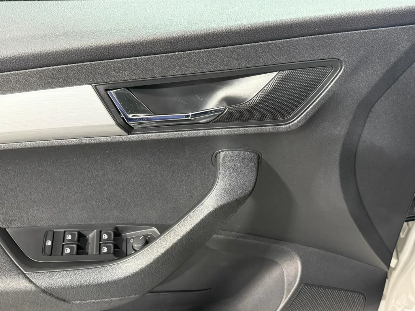 Karoq 1.6 TDI DSG NAVI SITZHZG PDC