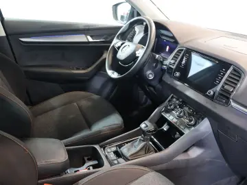 Karoq 2.0 TDI Clever AID ACC SIDE KEY LED 17