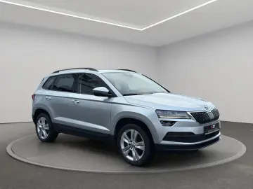 Karoq 2.0 TDI DSG Style NAVI LED ACC SITZHZG DAB