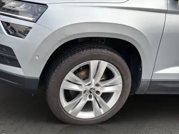 Karoq 2.0 TDI DSG Style NAVI LED ACC SITZHZG DAB