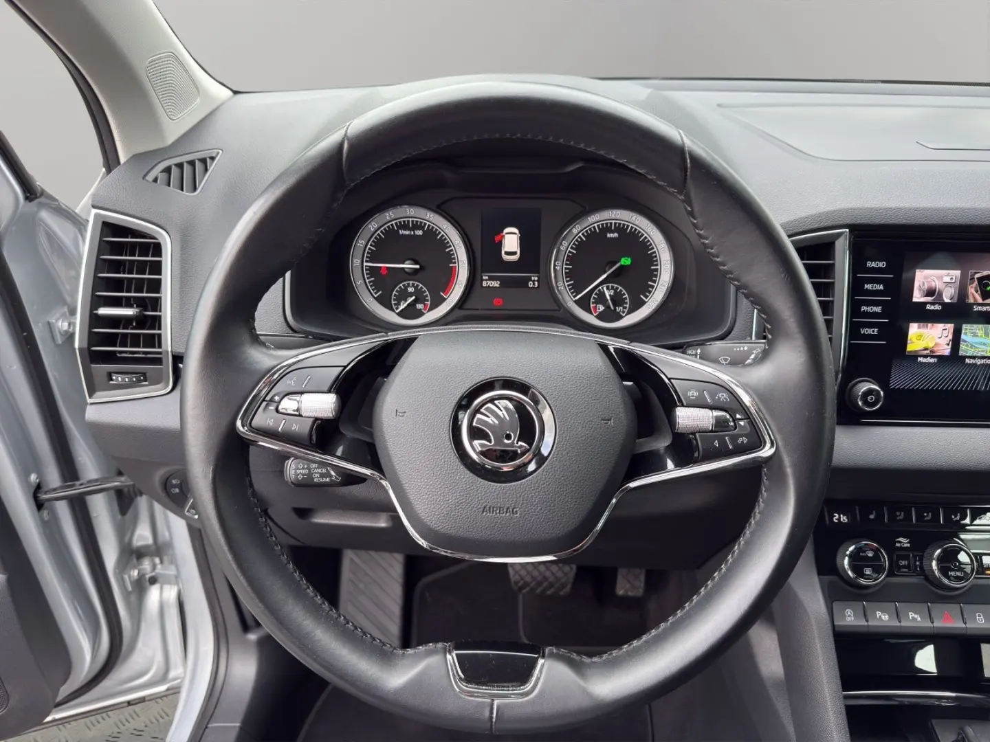 Karoq 2.0 TDI DSG Style NAVI LED ACC SITZHZG DAB