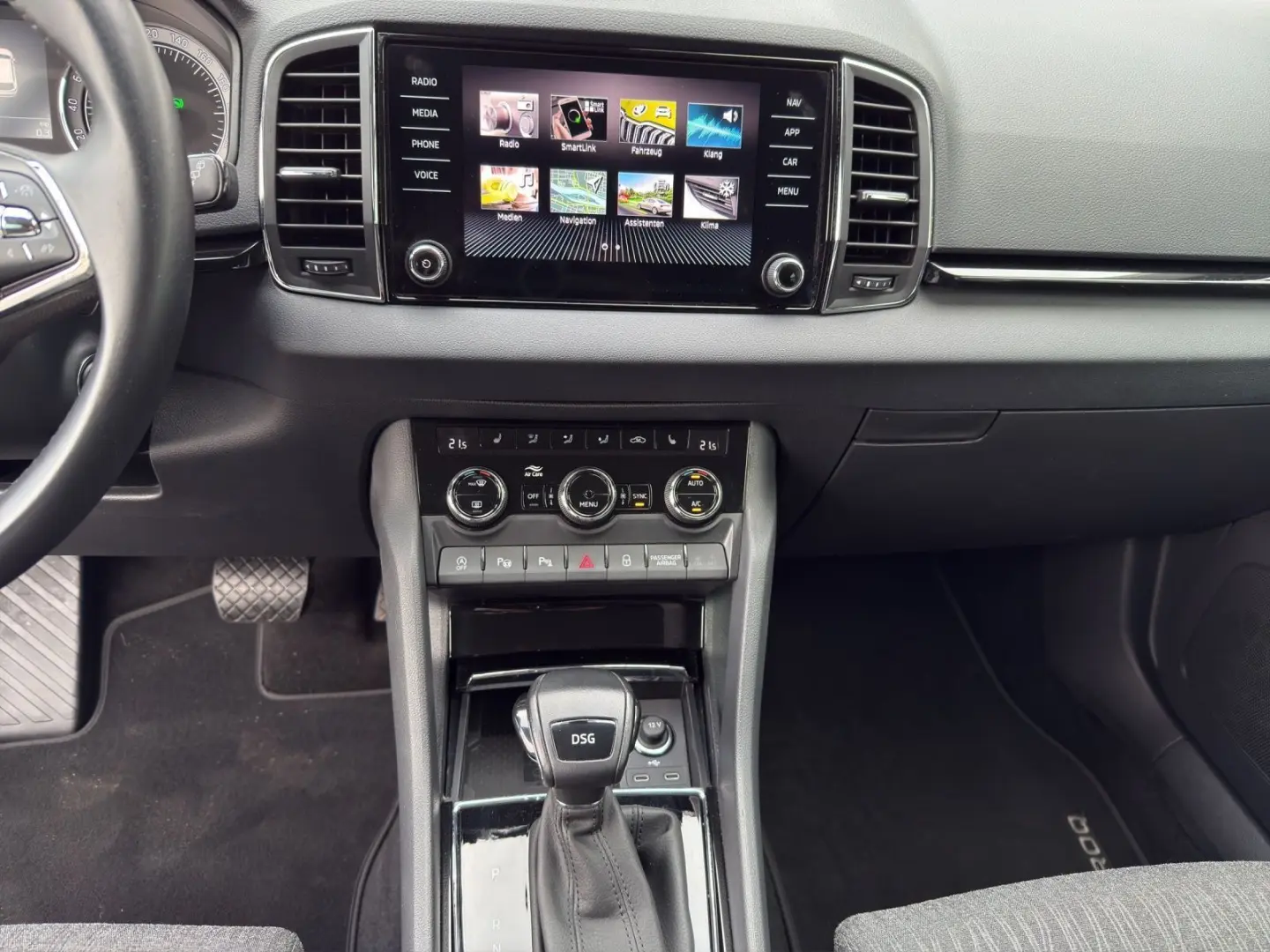 Karoq 2.0 TDI DSG Style NAVI LED ACC SITZHZG DAB