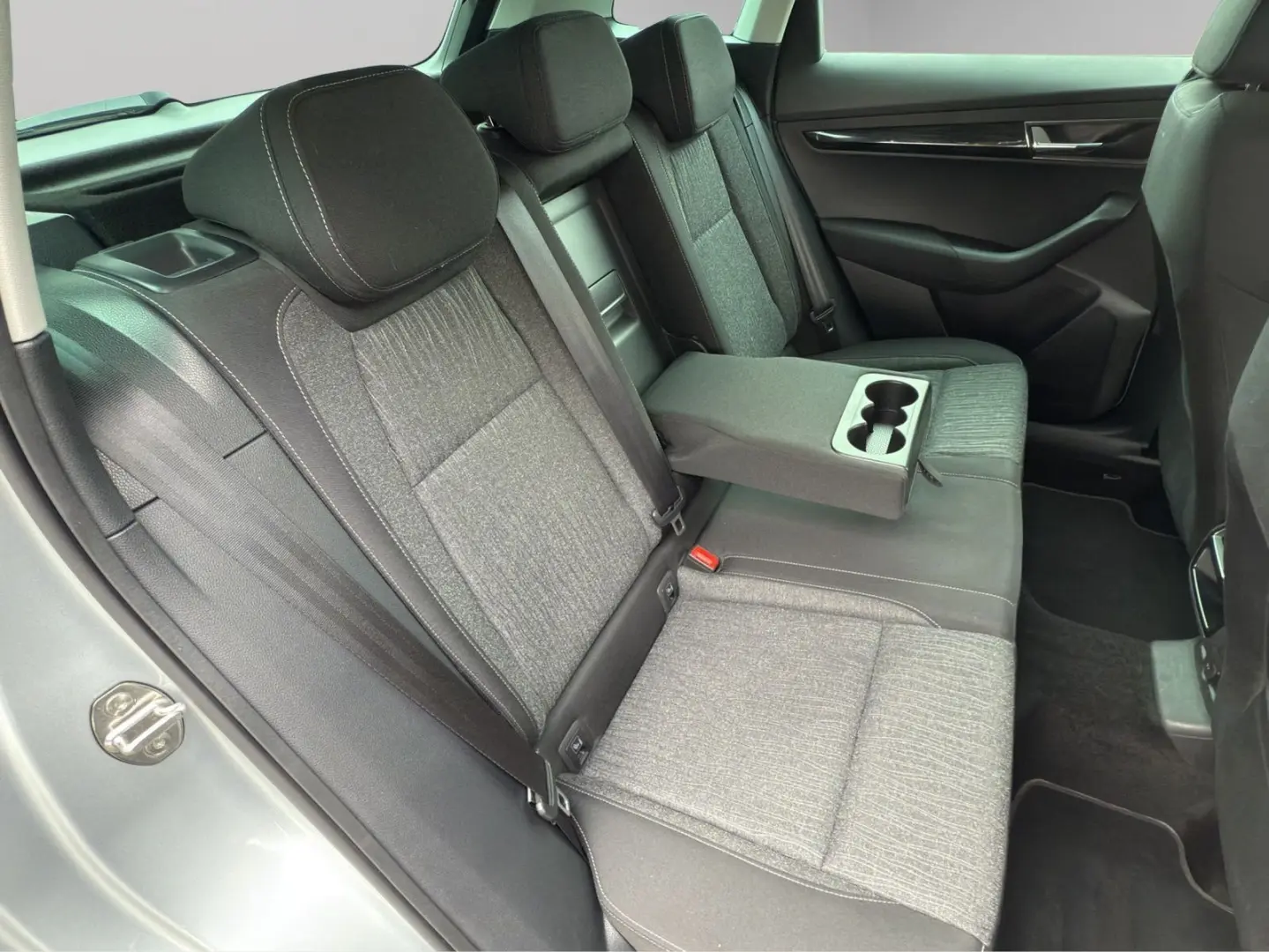 Karoq 2.0 TDI DSG Style NAVI LED ACC SITZHZG DAB