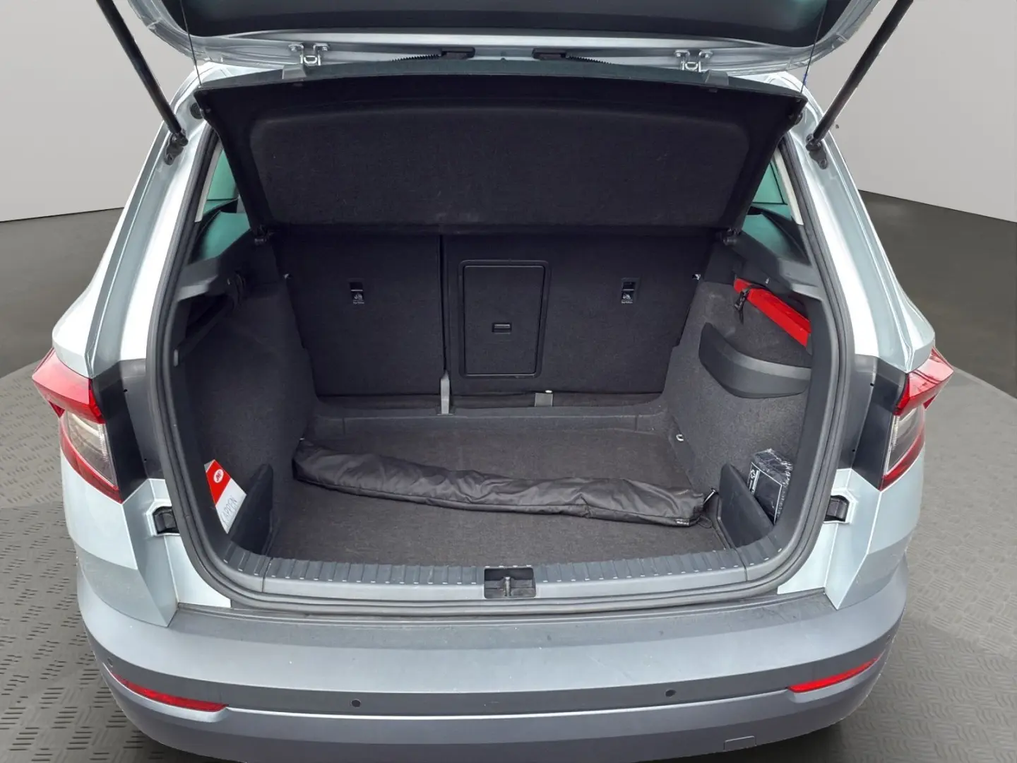 Karoq 2.0 TDI DSG Style NAVI LED ACC SITZHZG DAB