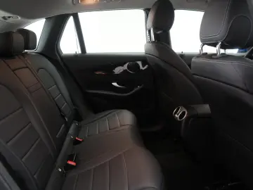 GLC 300 e 4Matic 9G-Tronic Leder Distronic Kamer