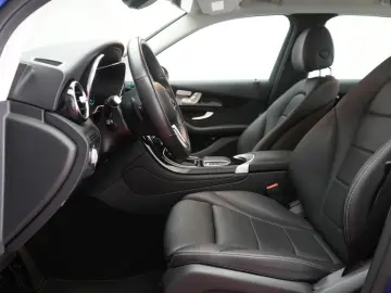 GLC 300 e 4Matic 9G-Tronic Leder Distronic Kamer
